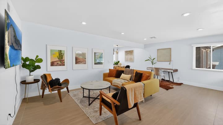Modern Orange County Retreat | Perfect For Family - Garden Grove, CA