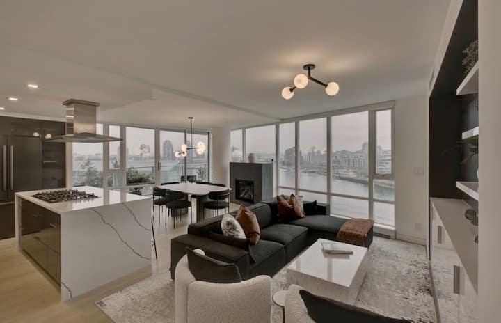 Modern Waterfront Oasis - Vancouver