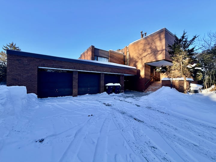 6-level Heritage Mansion With Indoor Pool - Toronto