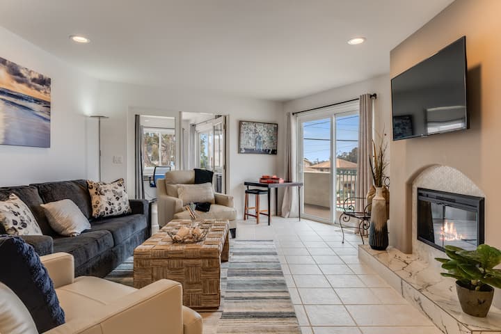 Views, Downtown, Pet-friendly Condo - 30+ Nights - Morro Bay, CA