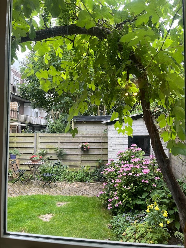 Gezellig En Ruim Appartement Met Tuin - 阿姆斯特丹