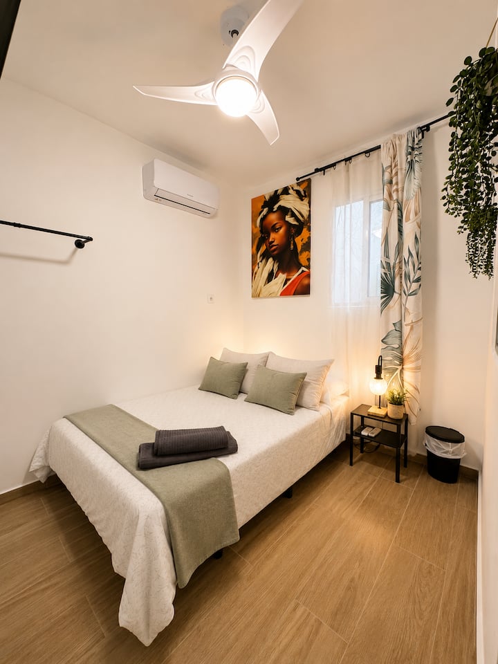 Habitación Central En Almería - Almería