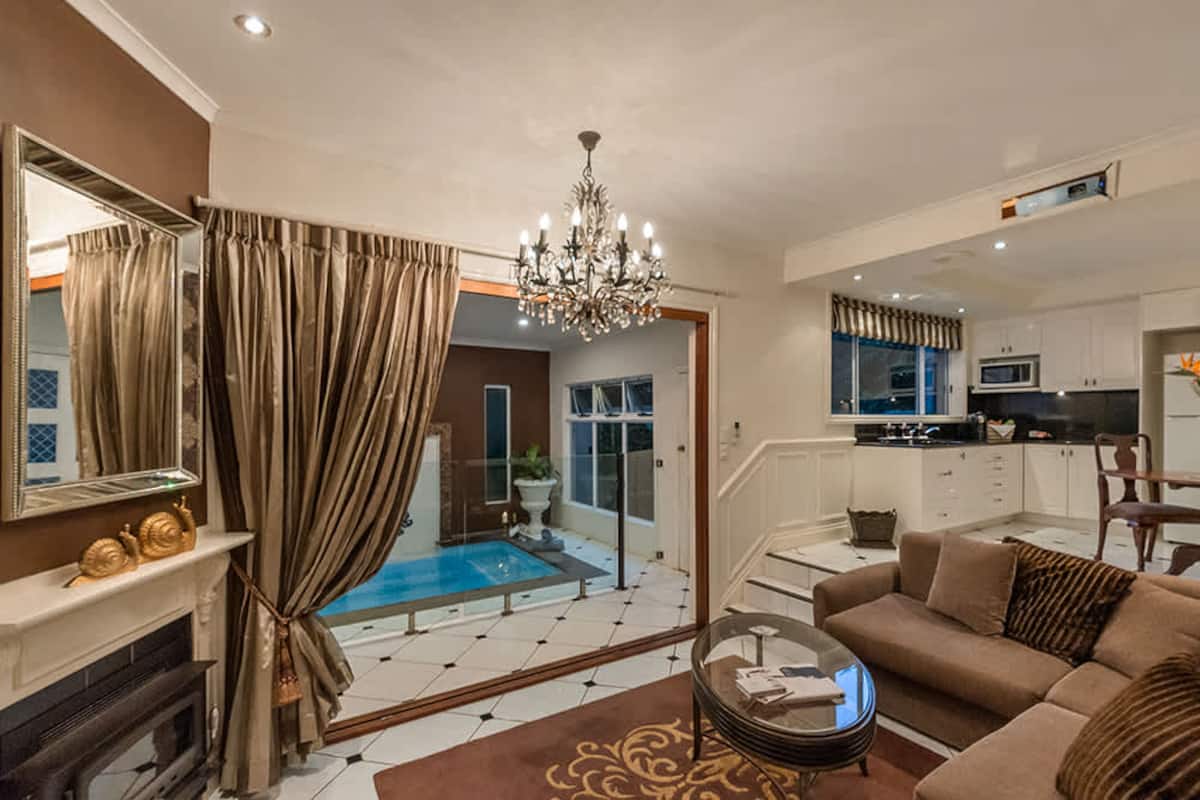 The Castle on Tamborine — photo via the host's Airbnb listing