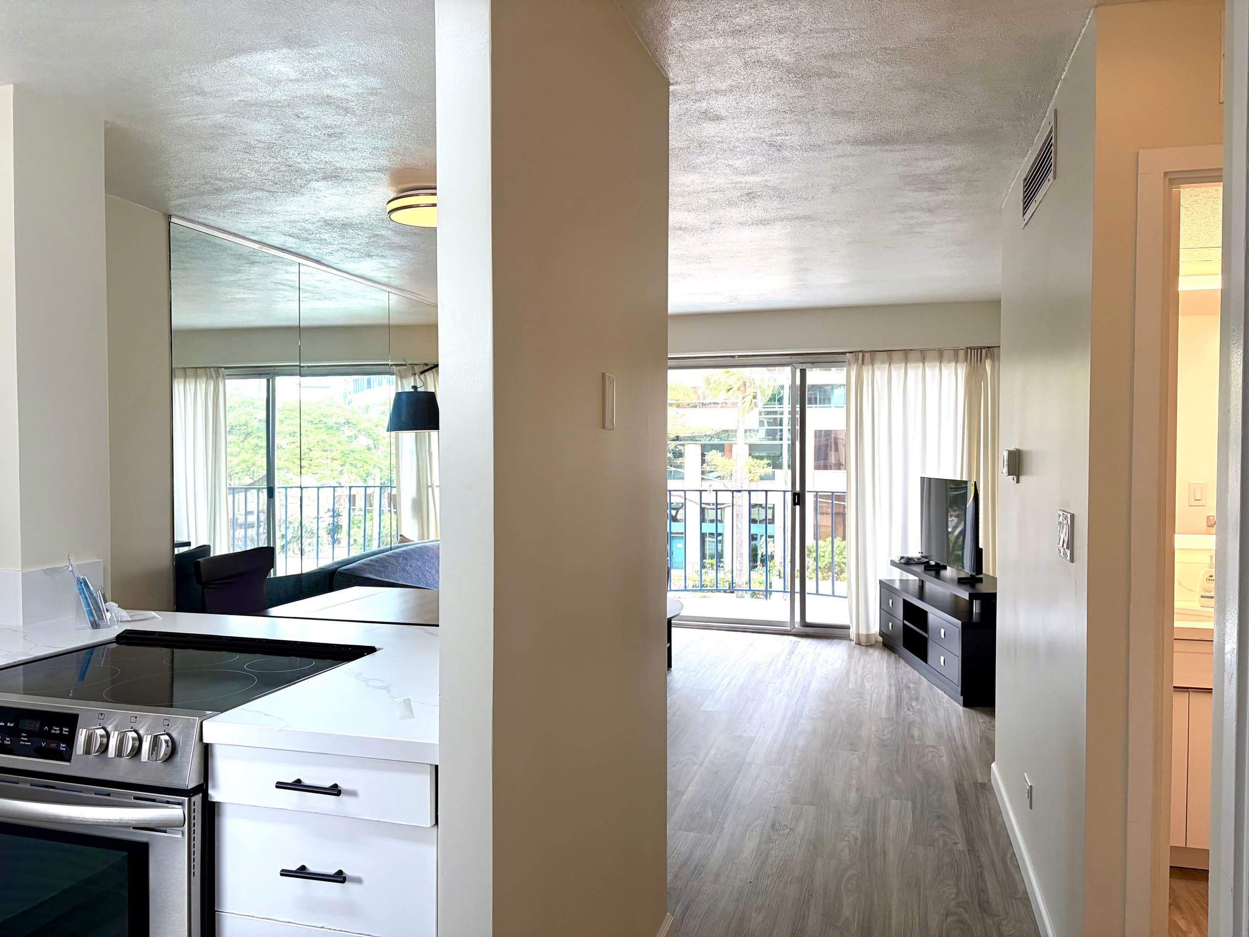 Royal Aloha 2-bedroom Center of Waikiki 305 - Image 5