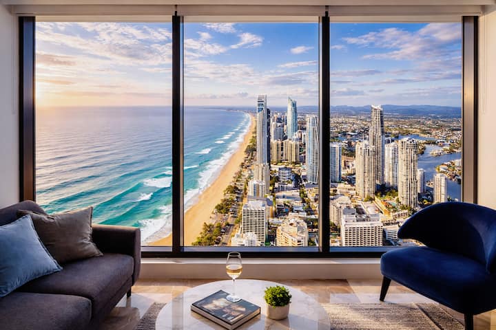 Ocean Views, City Lights & Sky-high Surfers Luxury - Surfers Paradise