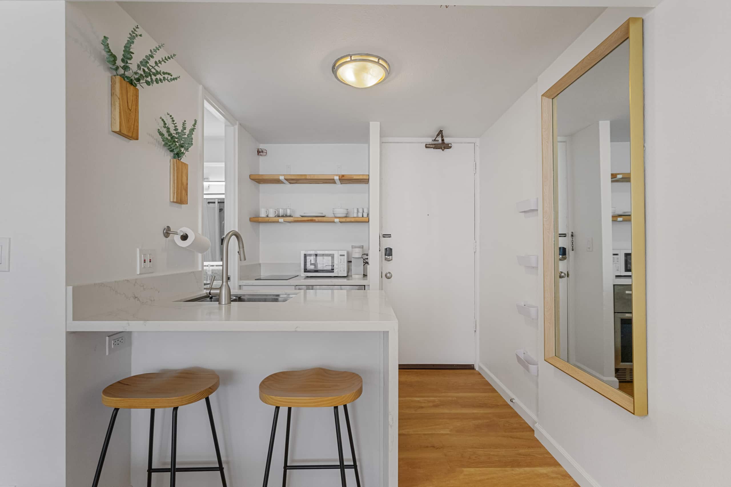 [New] Renovated Modern Studio w/ Pool + Beach Gear - Image 4