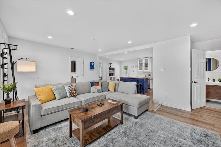 Walk To At&t Stadium/globe Life · Game Room, Grill - Arlington, TX