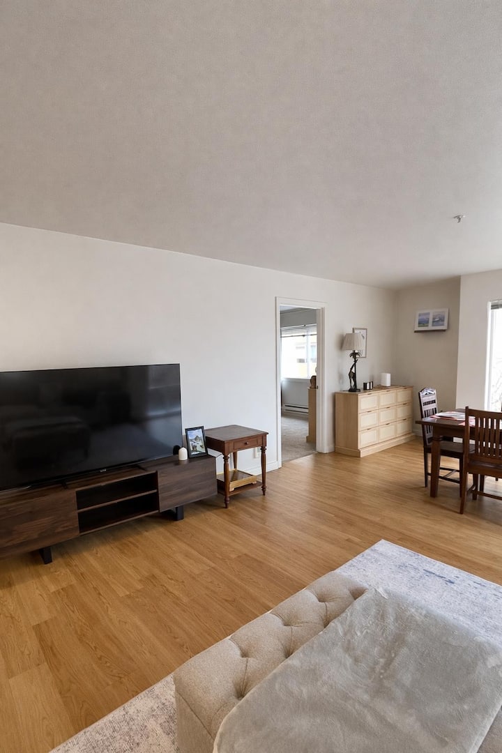 2br/2ba Walkable Bellevue Downtown Sleeps 5 - Bellevue, WA
