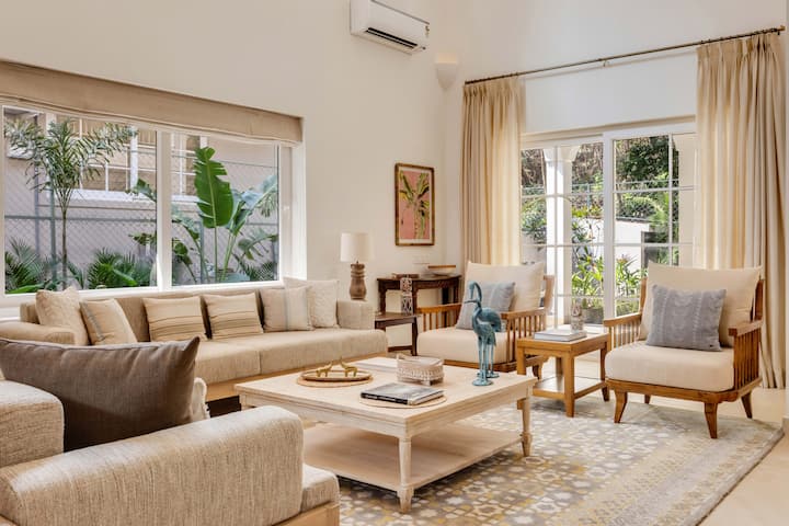 Living room image 8