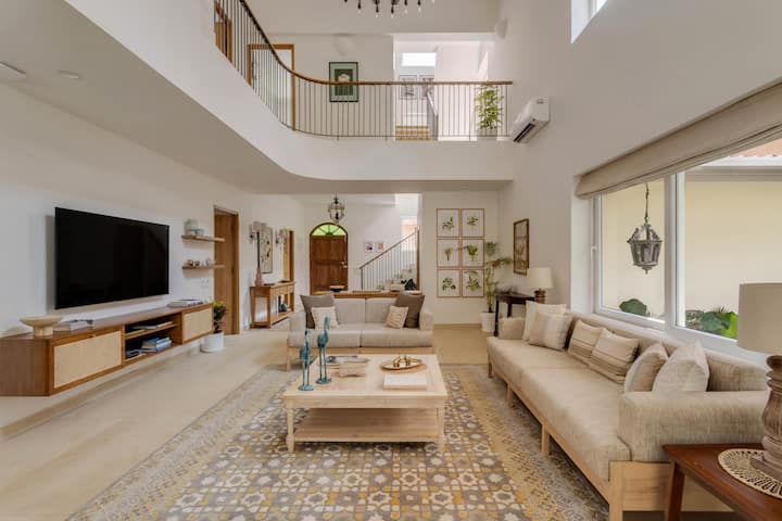 Living room image 6