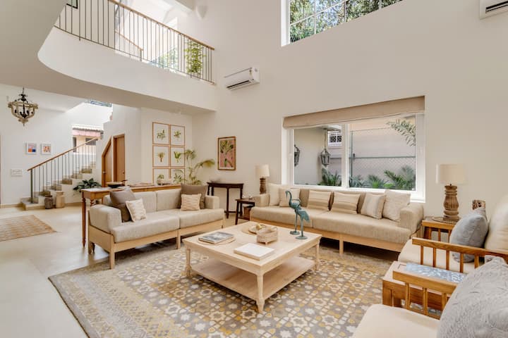 Living room image 10
