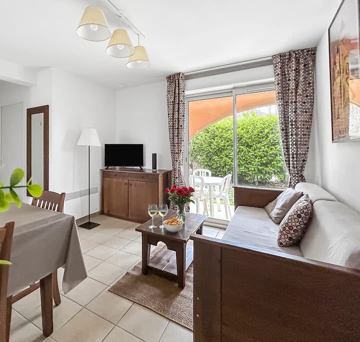 Appart Avec Terrasse, Piscine Et Parking - Puy-l'Évêque