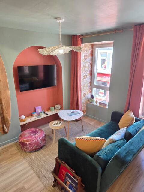 Popular Airbnb listing: La Maison D'Aquilon: Venus Apartment for 2-3 people in Grandcamp Maisy