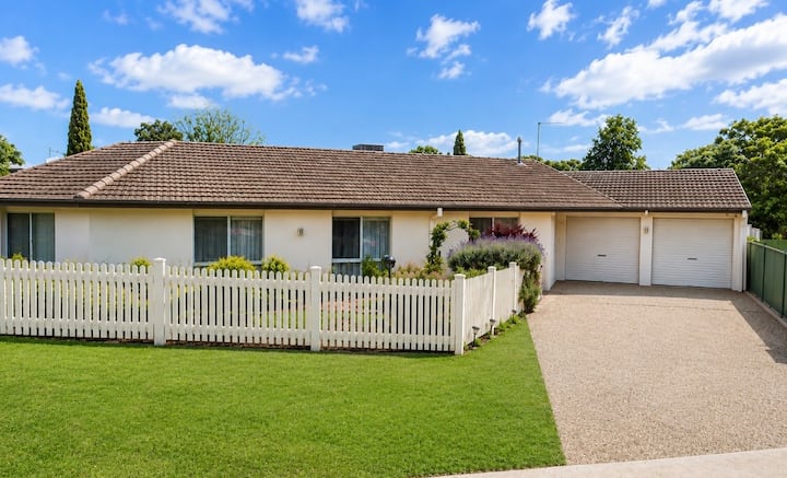 Murray St Cottage-4br Sleeps 8walk To Murray River - Corowa
