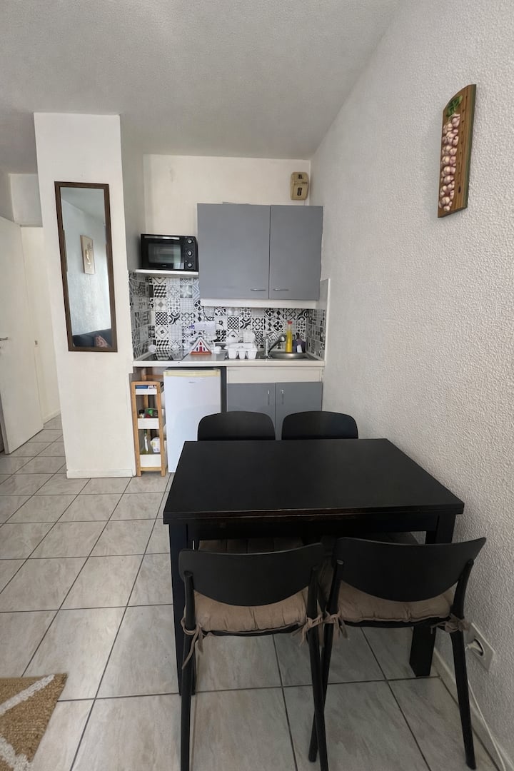 Joli Appartement Avec Piscine Et 2 Lits - Frontignan