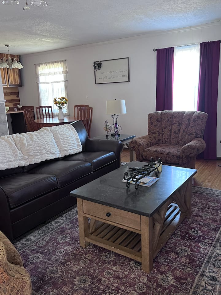 Very Peaceful Country Home - Granby, MO
