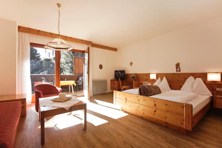 Große Einzimmerwohnung Mit Küche Und Balkon C - Merano