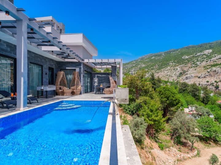 Ela Islamlarda 2+1 Tatil Evi - Kalkan