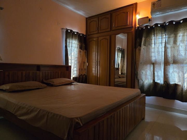 Private Ac Rooftop Room In Srirangam, Trichy - Tiruchirappalli
