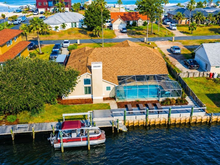 Polynesian Paradise On Canal - Private Pool & Dock - Gulf Breeze, FL