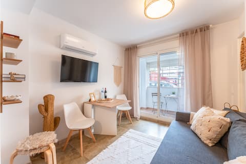 Airbnb con mejor rendimiento: Chic Duplex: next to the Marina + private parking en Benalmádena