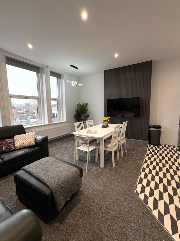 New Spacious 4bed Duplex Sleeps8+2 Near Beach/shop - Bournemouth