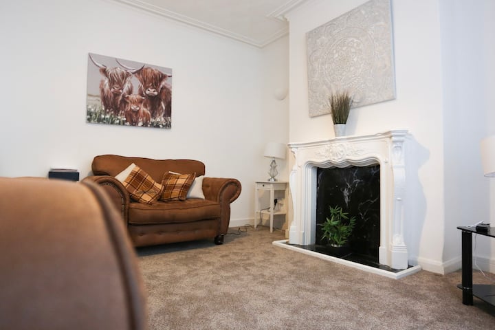 Spacious 4br End-terrace | Family Friendly - Hartlepool