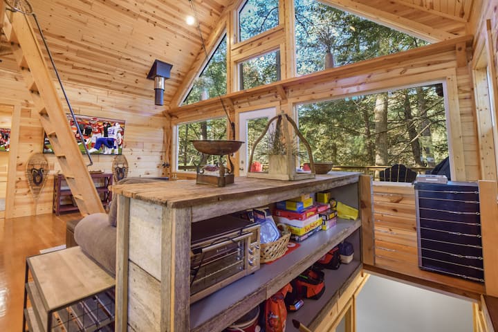 Cabin W/dock Access Lake Delton! Dells! Fire Pit! - Lake Delton, WI