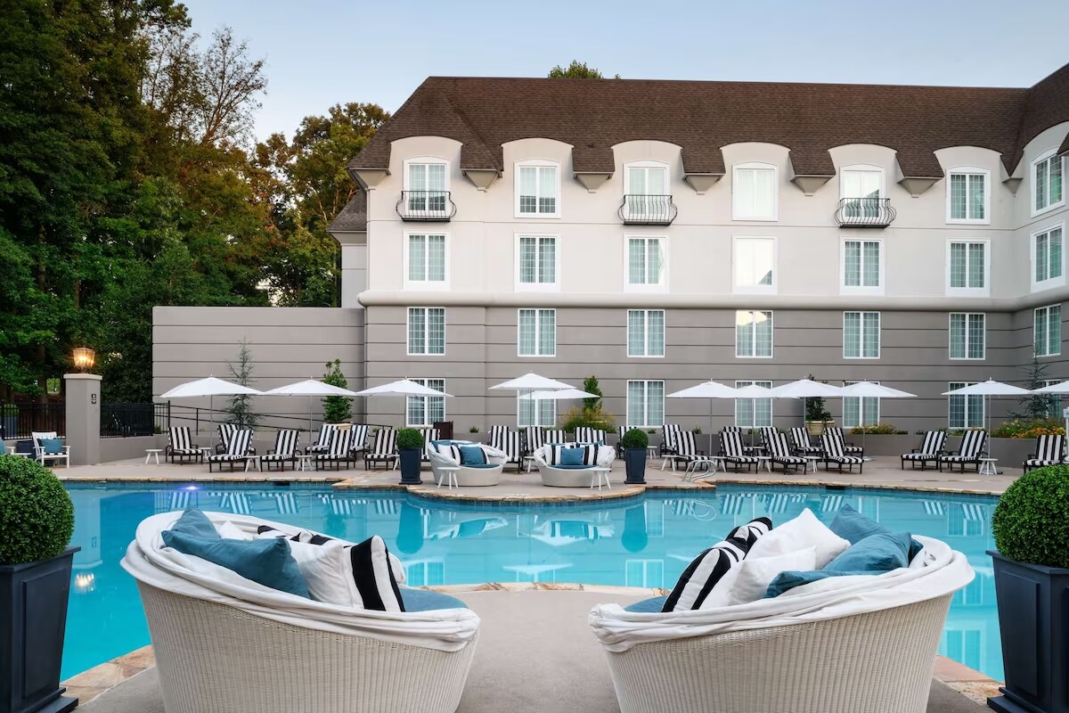 Stunning Resort Villa Near Pool Mountain – 6 miles