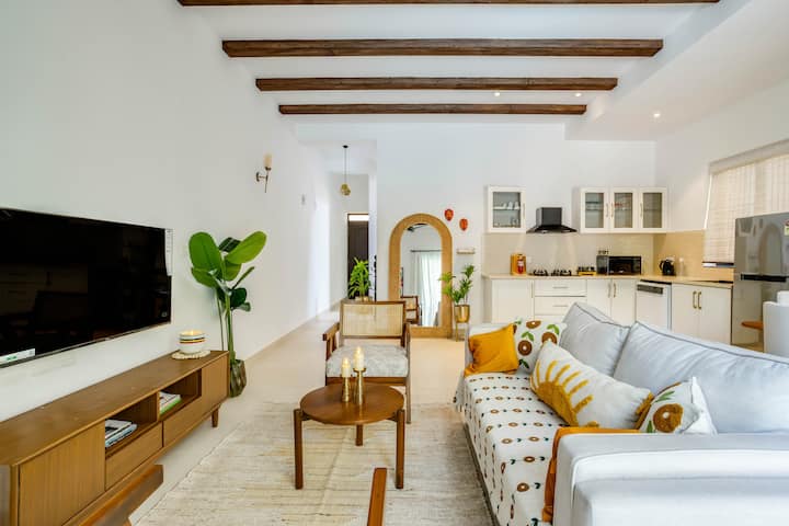 Living room image 6
