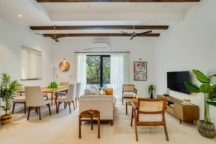 Living room image 2