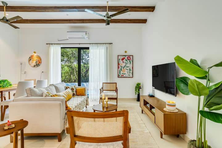 Living room image 3