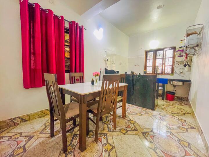 Dining area image 1