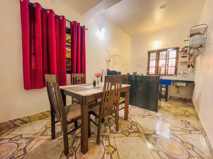 Dining area image 2