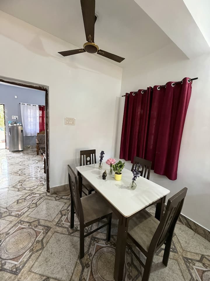 Dining area image 3
