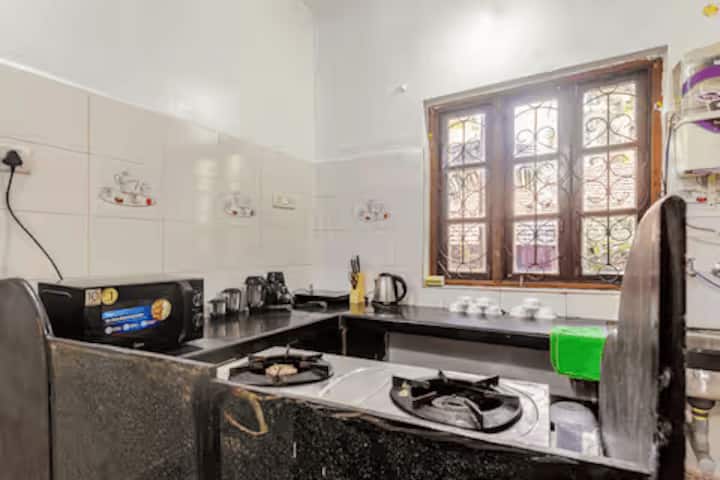 Full kitchen image 1