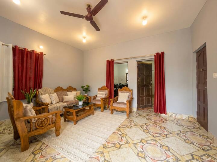Living room image 2