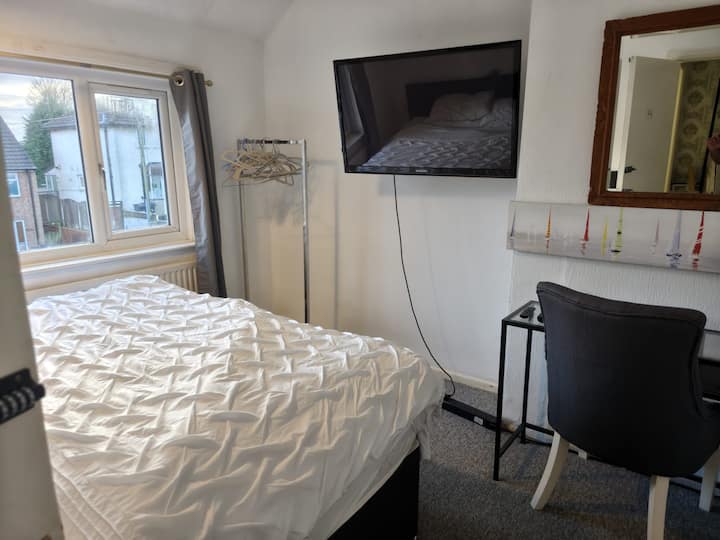 Kingsize Bedroom In B23 Erdington - Birmingham