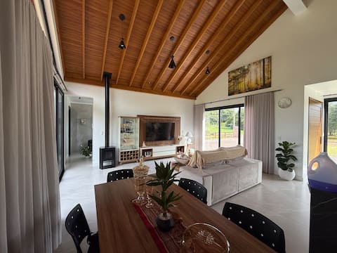 Popular Airbnb listing: Alvorê Country House Hydro fireplace – rustic wood-burning stove in Santa Cruz Do Sul Lajeado