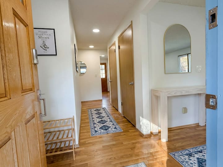 Oasis On Large Grass Lot! Hot Tub, Sunroom, Ac, Ev - Shoreline, WA
