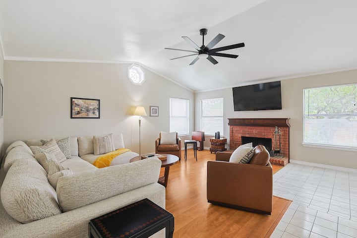 Family + Pet-friendly, Games & Walk To Nearby Park - Garland