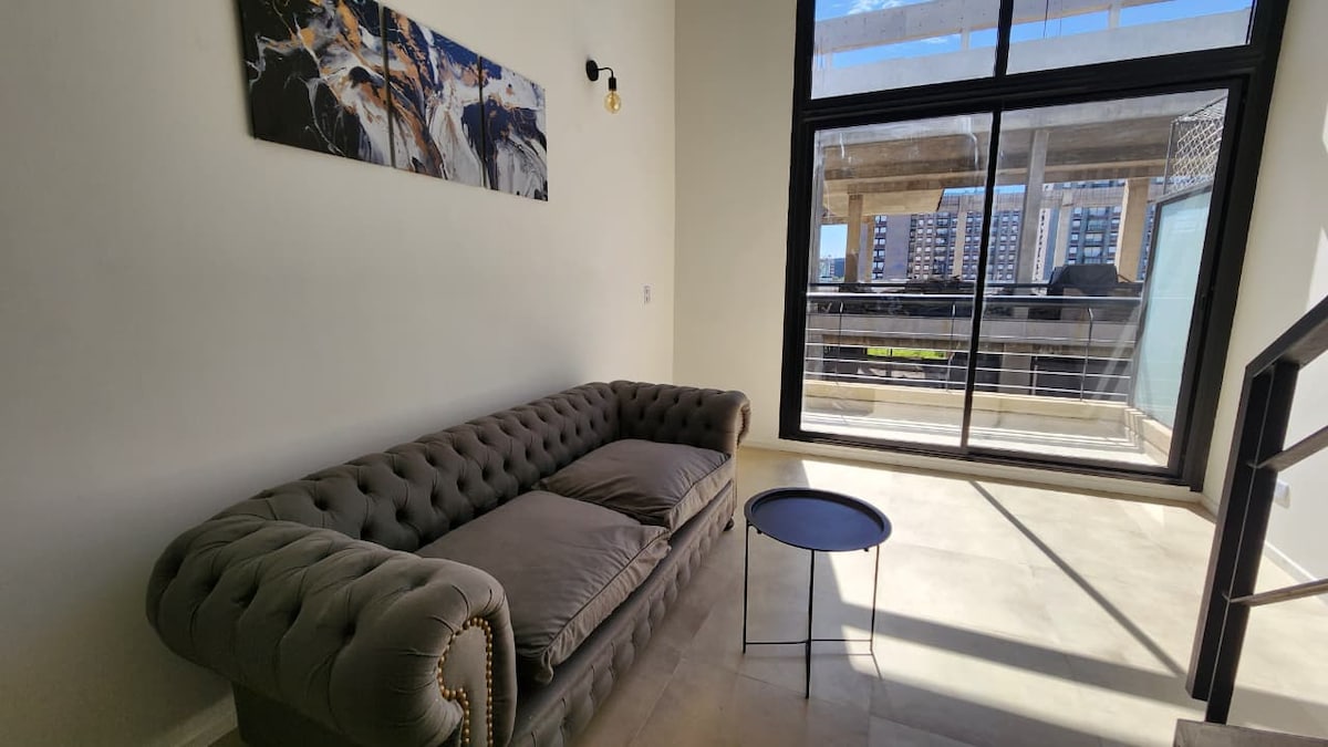 Loft de 1 quarto em La Boca com mezanino e varanda