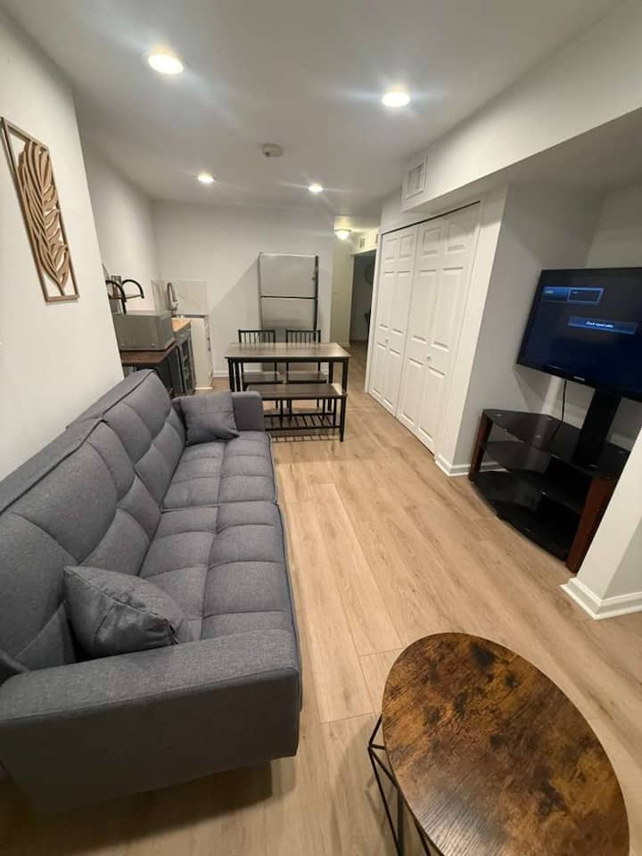 Cozy 2 Bed Basement Apartment In Westbury - Westbury, NY