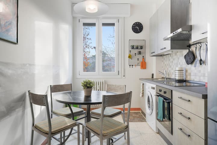Casavoyage ~ Luminoso Appartamento Con 3 Camere - Bologne
