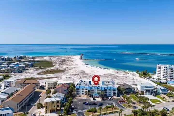 Gulf Views | Beach Access & Pool - Niceville, FL