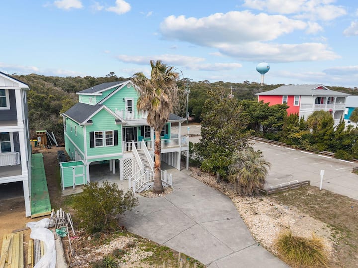 Steps To Beach | 5br Coastal Retreat | Sleeps 12 | - Kure Beach, NC