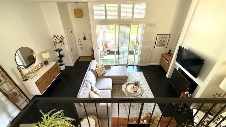 Bright Coastal Home | Walk To Beach | Ocean Breeze - Hermosa Beach, CA