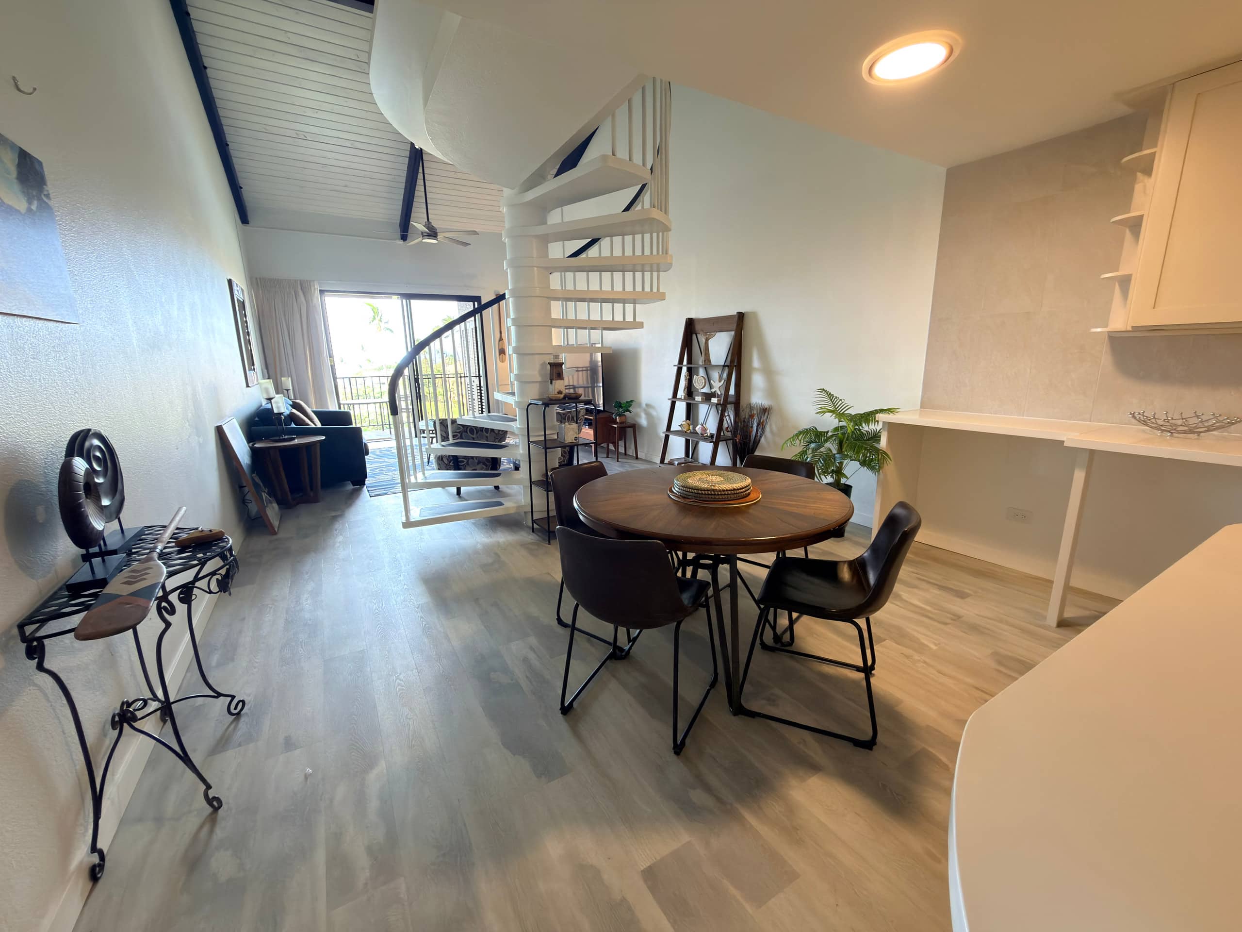Maui New Modern Ocean View Condo, walk to beach! - Image 6