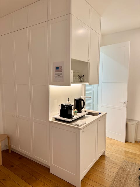 Top Airbnb: Historic studio in the heart of Brussels in Quartier Du Centre Centrumwijk