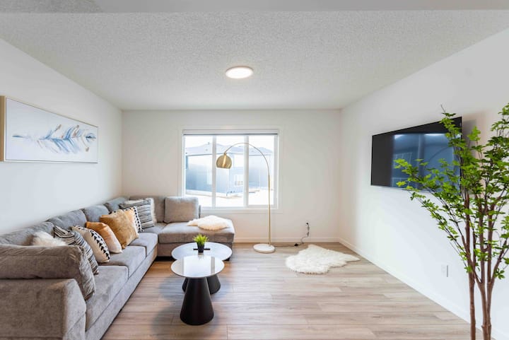 *Entire Stylish House*near Wem/3 Beds/ac!/sleep 6 - Edmonton
